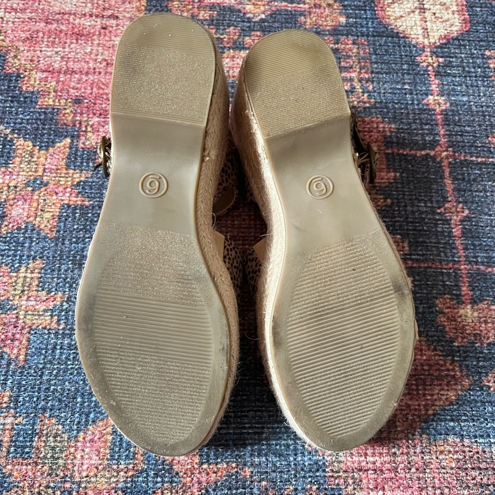 Universal Thread Leopard Platform Sandals - Picture 4 of 6
